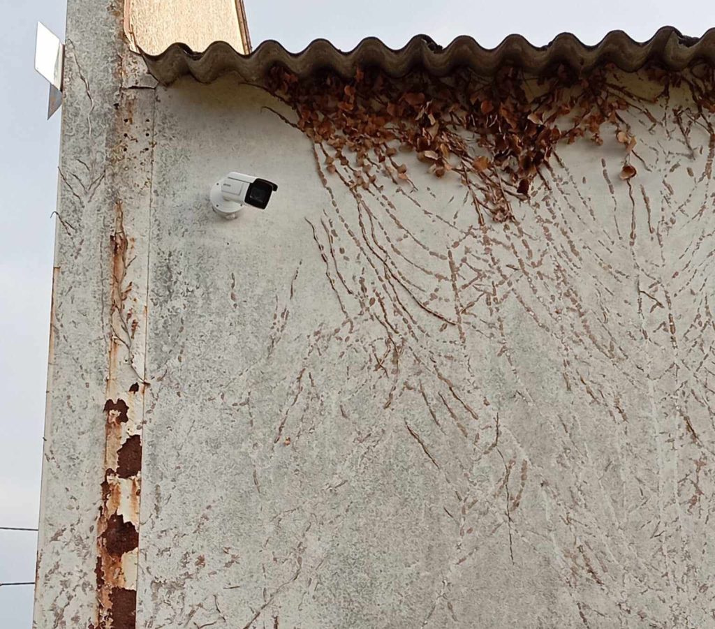 installation caméra bullet système vidéosurveillance HIKVISION - FONTENAY LE COMTE