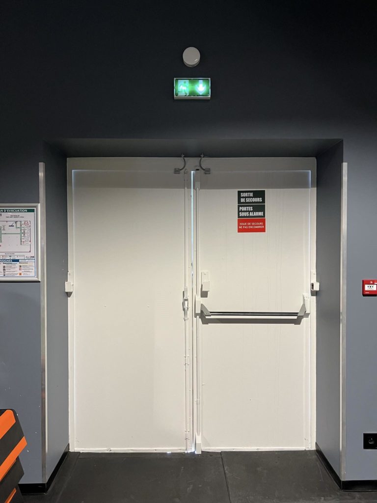 contrôle d'accès avec verrouillage porte