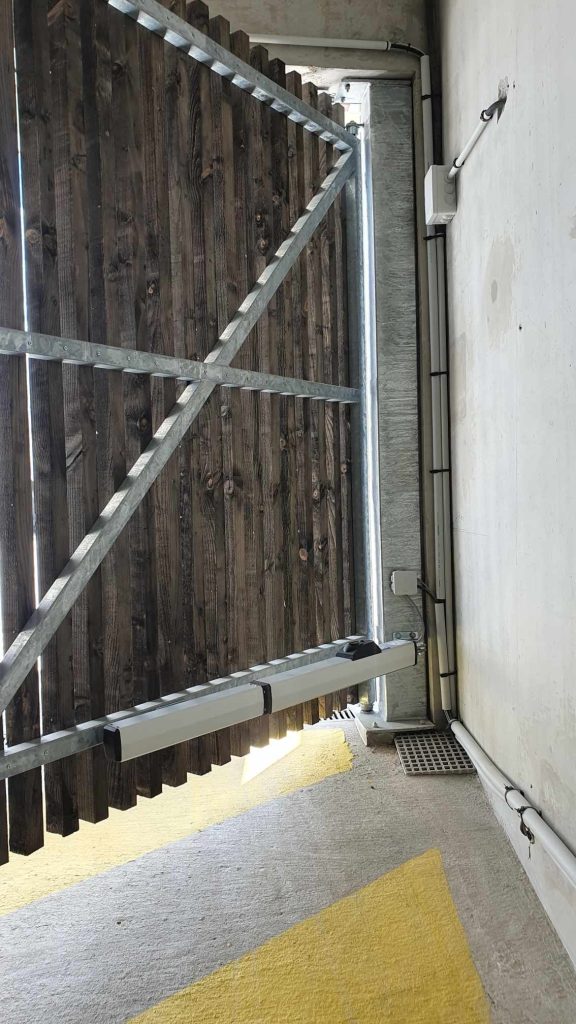 Installation motorisation portail DEA OLI