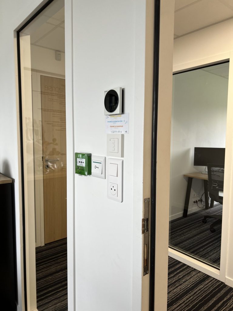 installation d'un système de vidéosurveillance de marque DAHUA et d'un contrôle d'accès de marque ARITECH