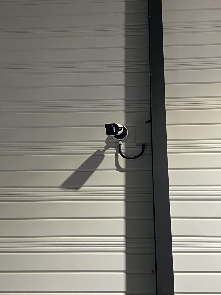 installation d'un système de vidéosurveillance de marque DAHUA et d'un contrôle d'accès de marque ARITECH