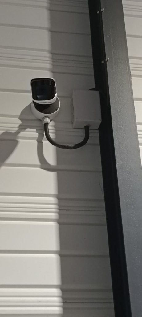 installation d'un système de vidéosurveillance de marque DAHUA et d'un contrôle d'accès de marque ARITECH