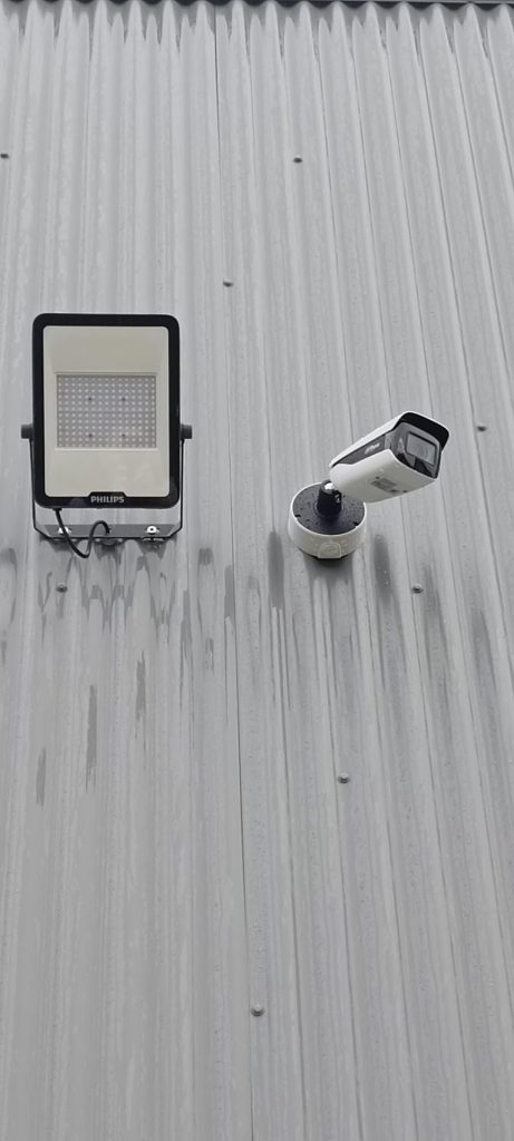installation d'un système de vidéosurveillance de marque DAHUA et d'un contrôle d'accès de marque ARITECH