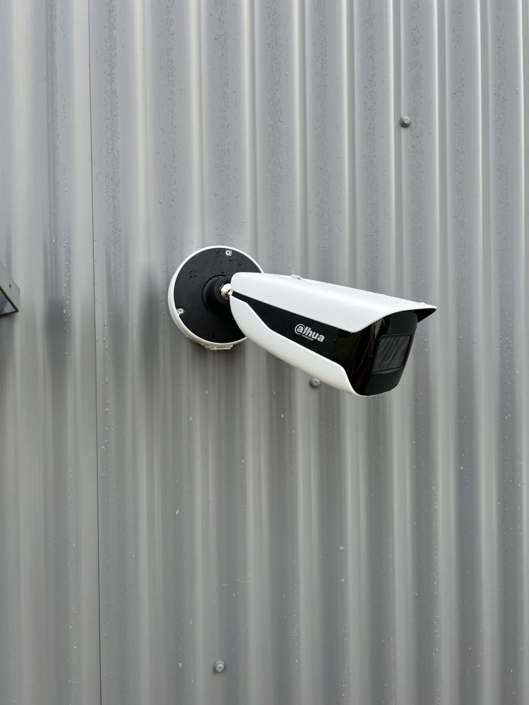 installation d'un système de vidéosurveillance de marque DAHUA et d'un contrôle d'accès de marque ARITECH
